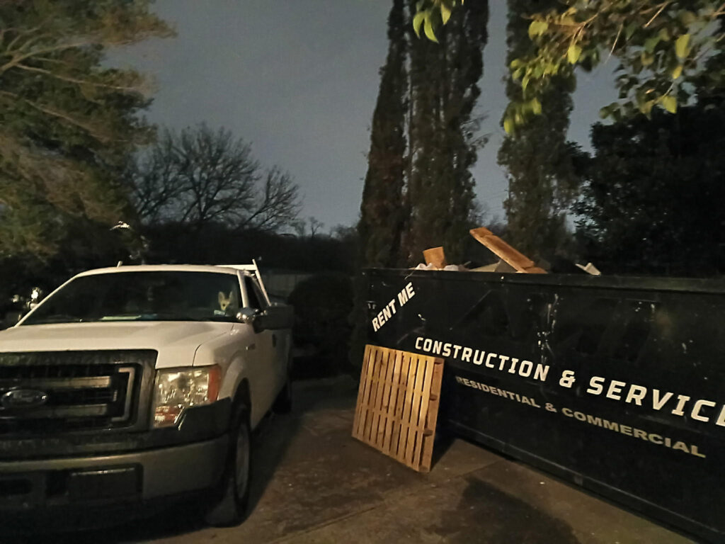 Dallas Demo and Dirt Work provides land clearing, dirt work, grading, and overgrowth removal throughout the Dallas–Fort Worth metroplex. We remove brush, fence lines, debris, and vegetation so builders and property owners can quickly move into grading, foundation prep, and new construction.